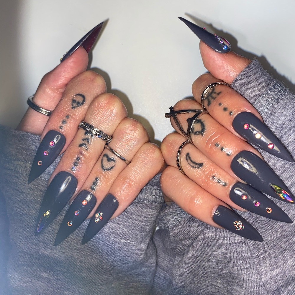 PRESSONS💅🏼 HIT LIKE IF U WOULD B INTERESTED 🔥